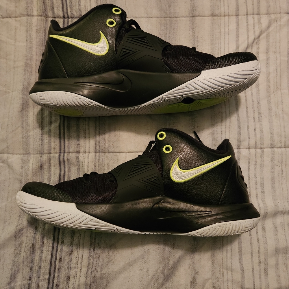 Kyrie flytrap III - Picture 3 of 6